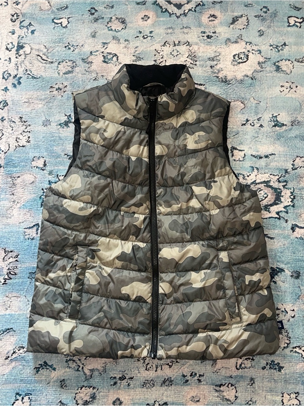 NWOT Gap Women’s Camo Insulated Puffer Vest Size Medium
